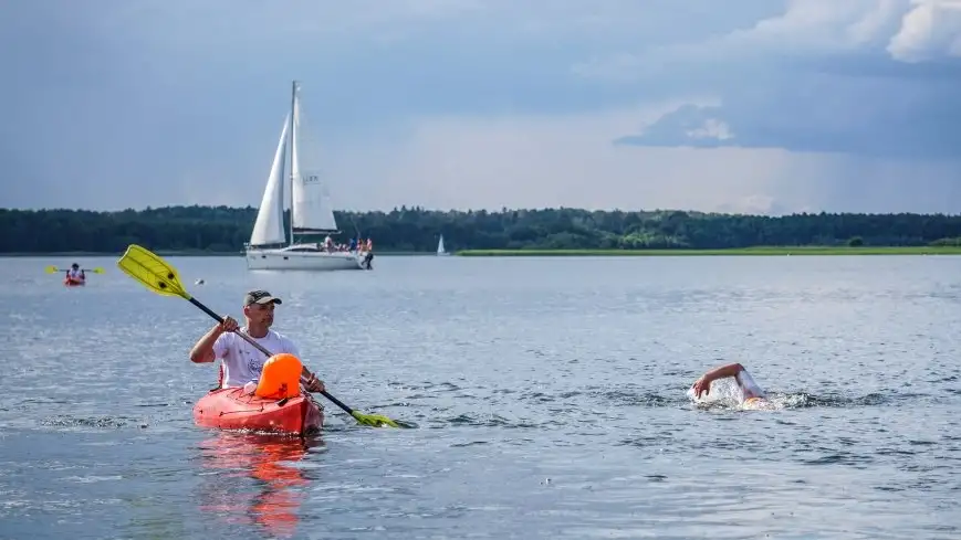 “Wpław po Rekord - 170 km bez piany” to atak na rekord świata zorganizowany na szlaku Wielkich Jezior Mazurskich