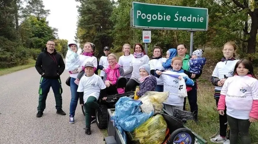 Posprzątali tereny gminy Pisz. Zebrano ponad 2 tony odpadów