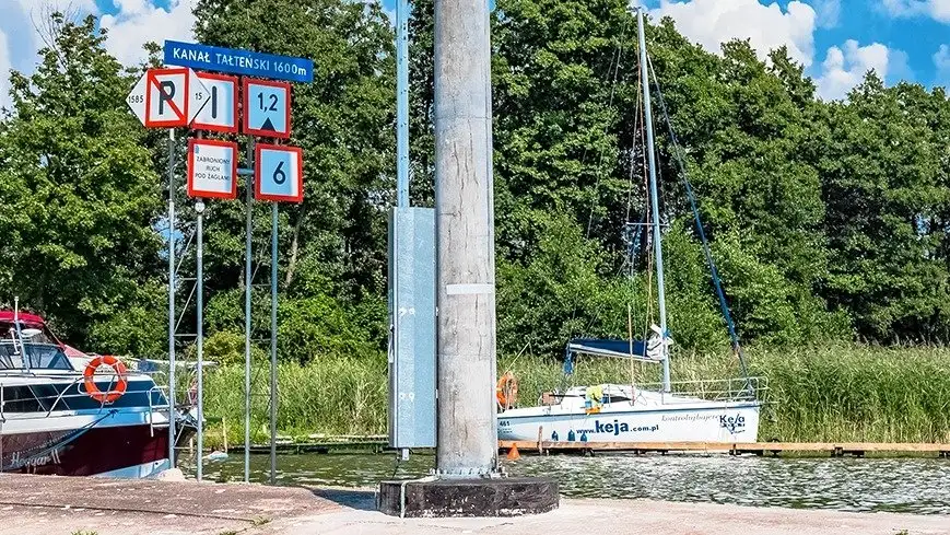 Znaki przy wejściu do kanału Tałckiego (Tałteńskiego)