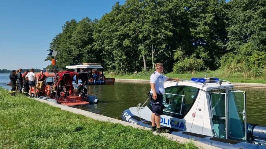 Z Kanału Grunwaldzkiego wydobyto samochód. W środku było ciało mężczyzny