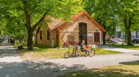 Letnie wieczory z muzyką na żywo – startuje cykl koncertów „Scena Centrum” w Giżycku